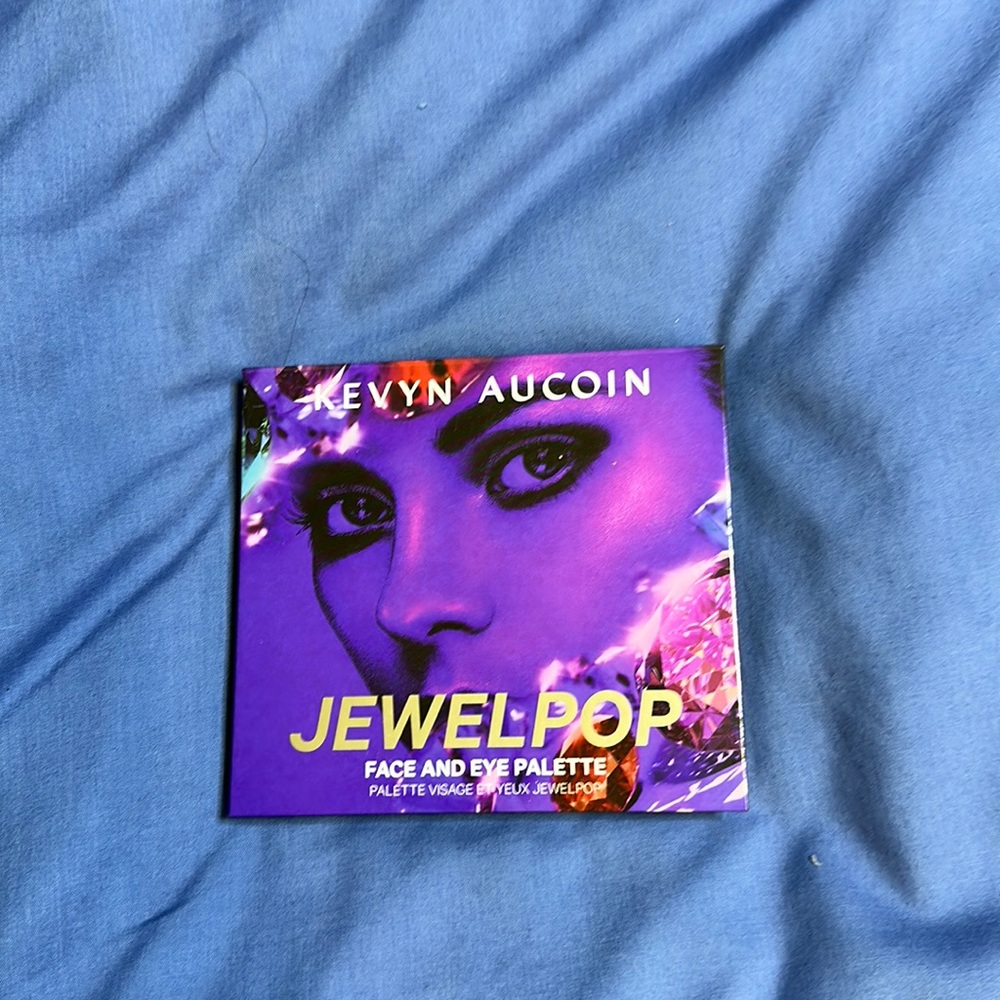 Kevyn Aucoin Jewel pop